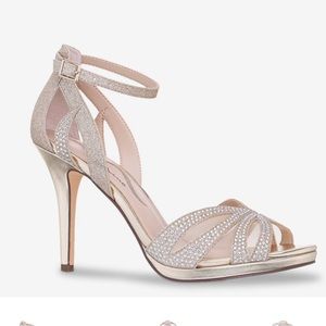 Nina Ressie Sandal size 8.5